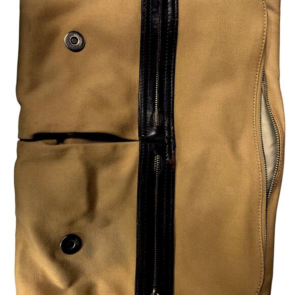 HTF 2009 Tumi Townhouse Sloane Briefcase Khaki/Leather $795 Retail - Picture 7 of 13